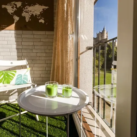Apartahotel El Mirador Del Alcazar Segovia